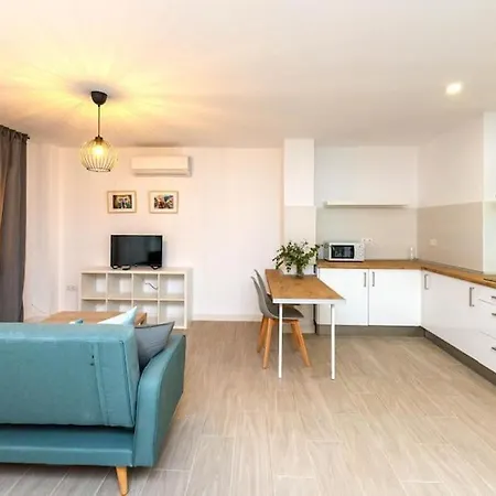 Ct 226 - Center - Studio I * Fuengirola